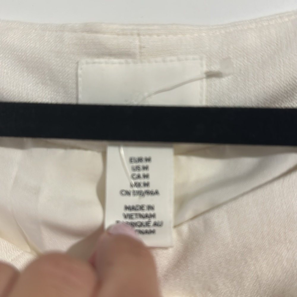 H&M vest with buttons - Picture 2 of 3
